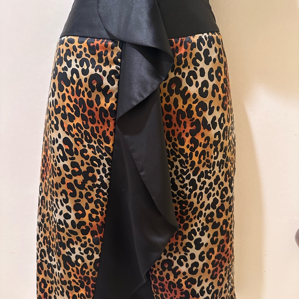Worthington skirt, front raffle cheetah print,
